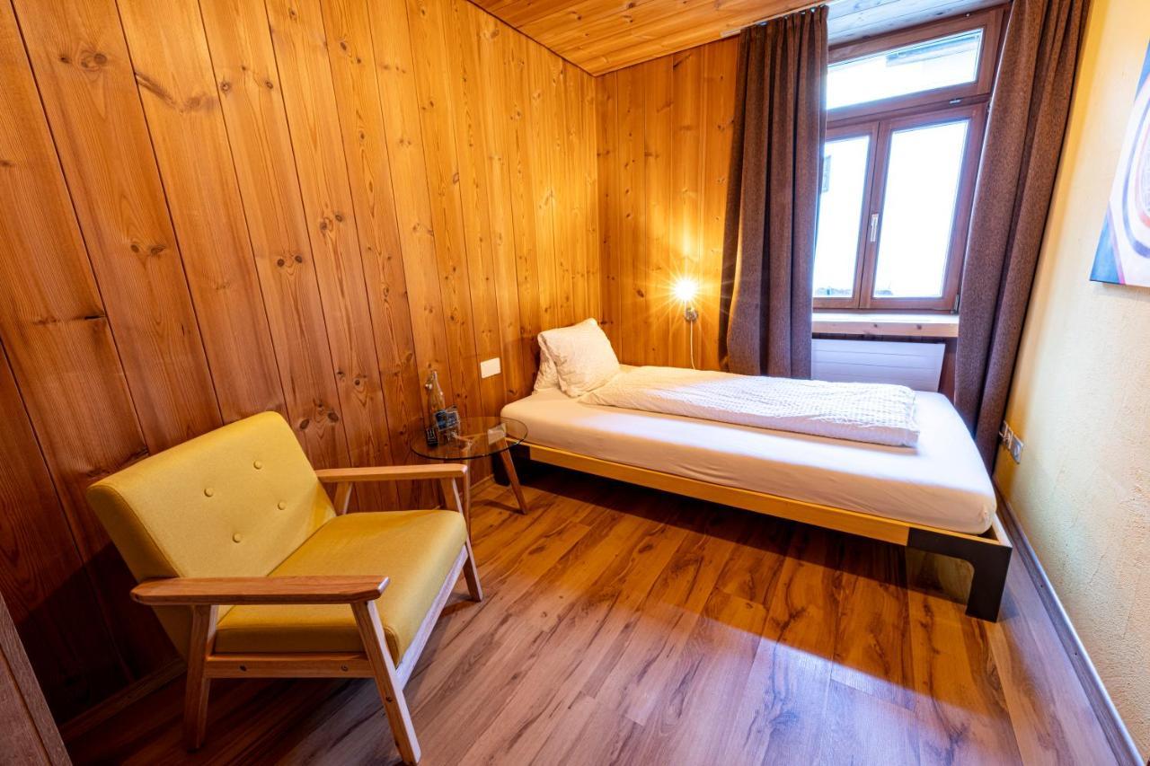 Curuna Hotel-Garni B&B Scuol Ngoại thất bức ảnh