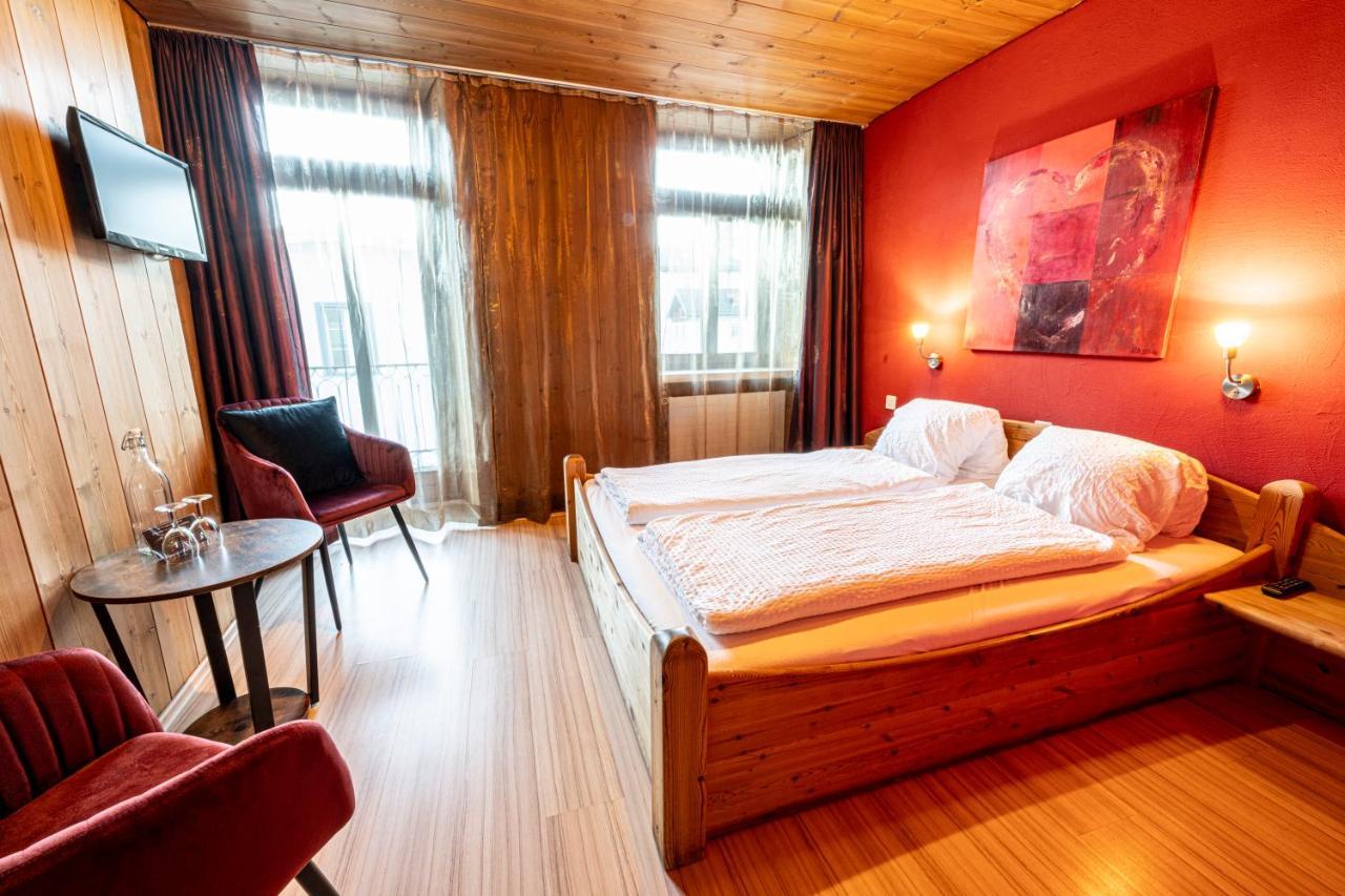 Curuna Hotel-Garni B&B Scuol Ngoại thất bức ảnh