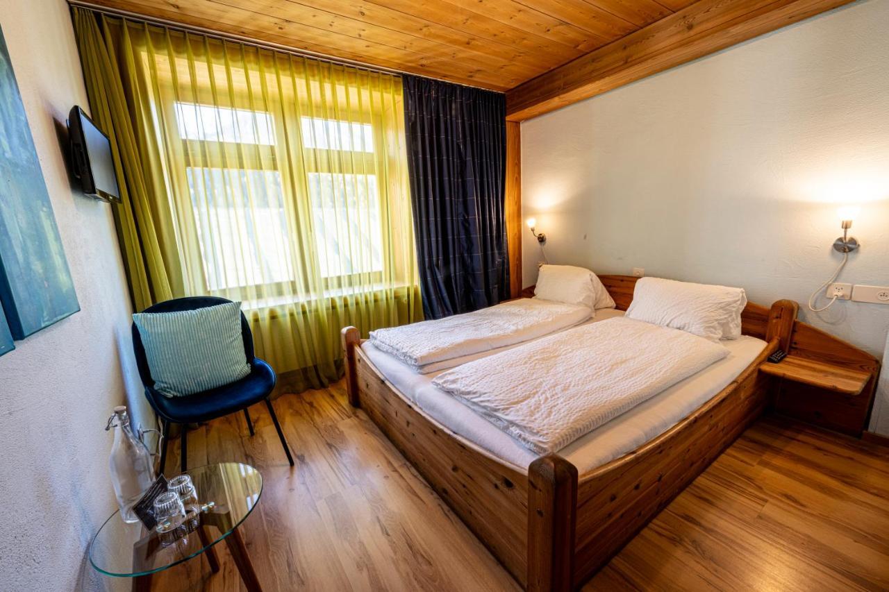 Curuna Hotel-Garni B&B Scuol Ngoại thất bức ảnh