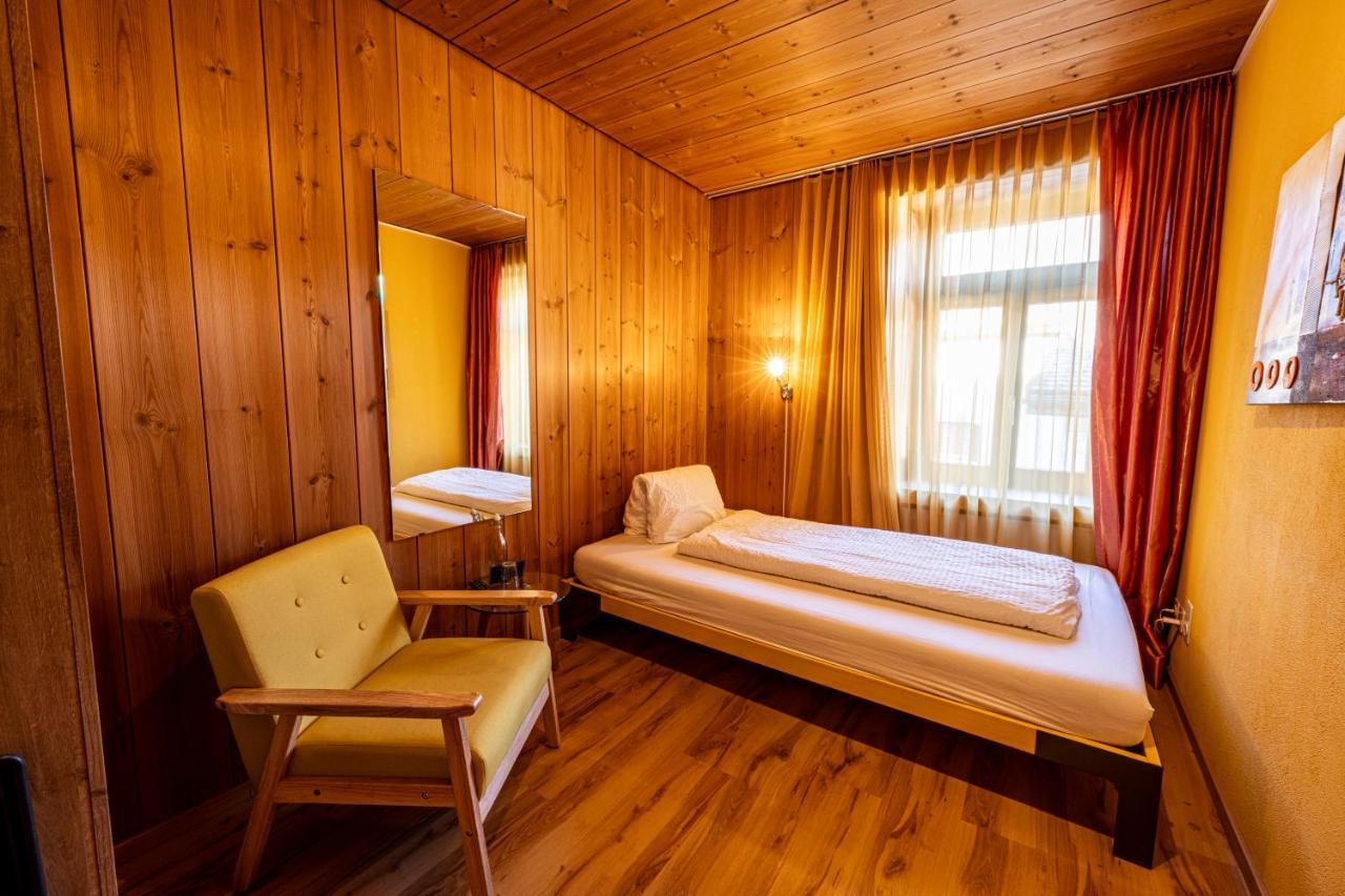 Curuna Hotel-Garni B&B Scuol Ngoại thất bức ảnh