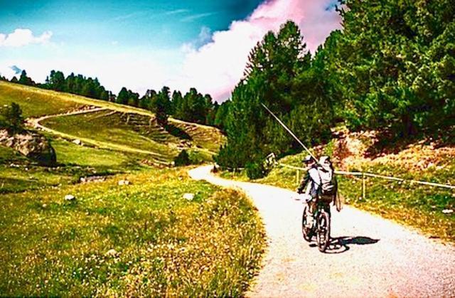 Curuna Hotel-Garni B&B Scuol Ngoại thất bức ảnh
